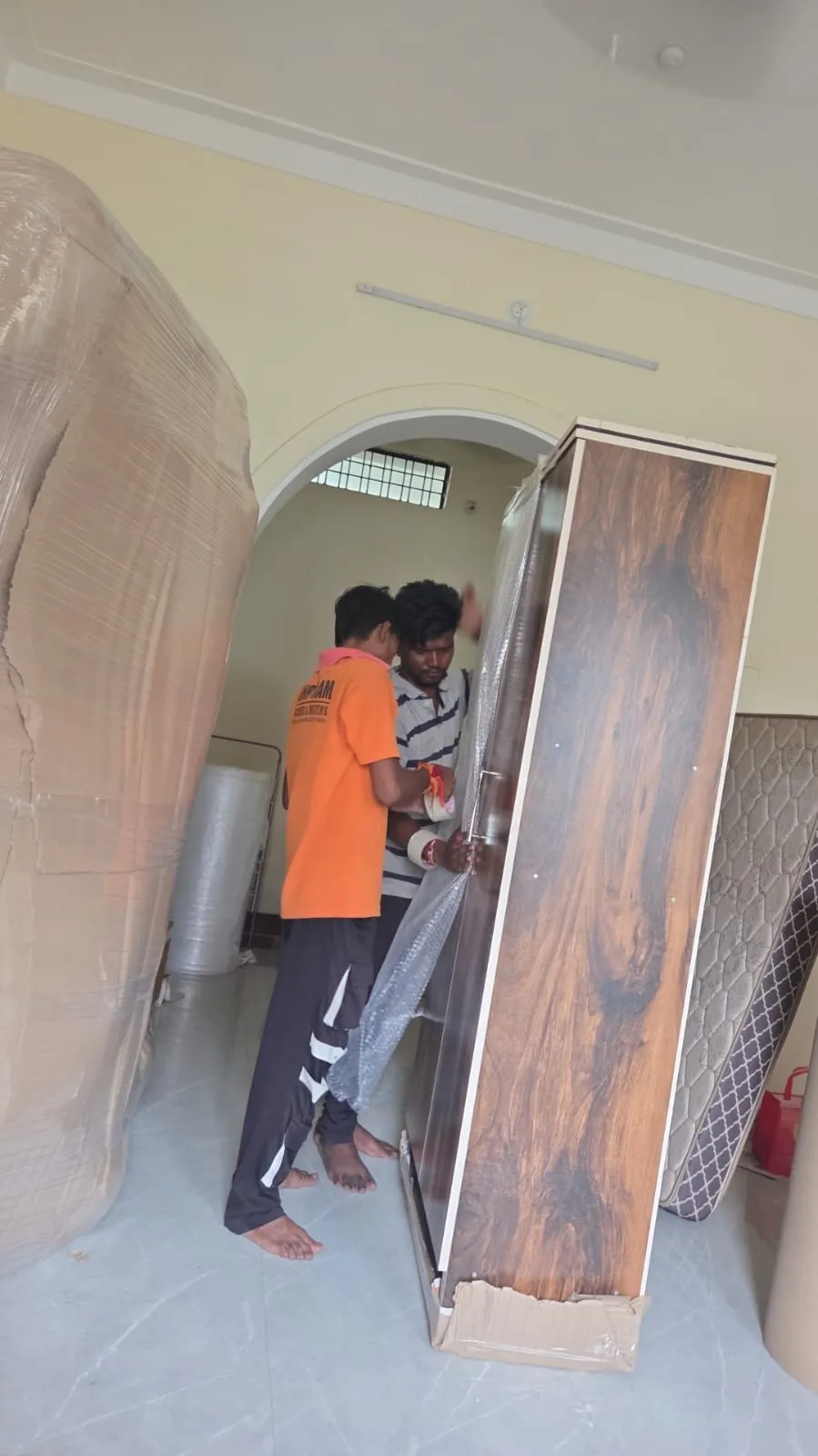 SRL Group packing and moving team in action